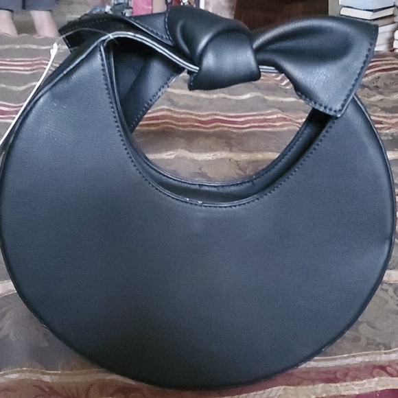 Bloomingdale's Handbags - - Bloomingdale's exclusive bow satchel tan gold dust cover gorgeous 😍